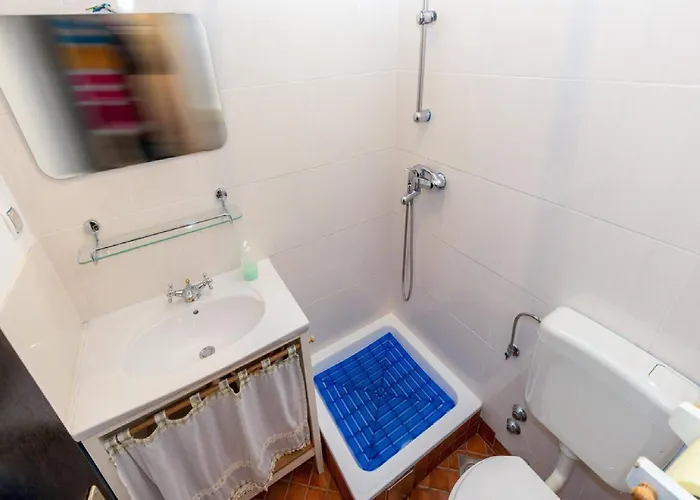 Ilija Njavro - One Bedroom With Balcony * Jadranovo