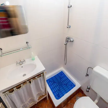 Ilija Njavro - One Bedroom With Balcony * Jadranovo