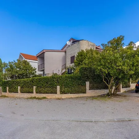 Ilija Njavro - One Bedroom With Balcony דירה