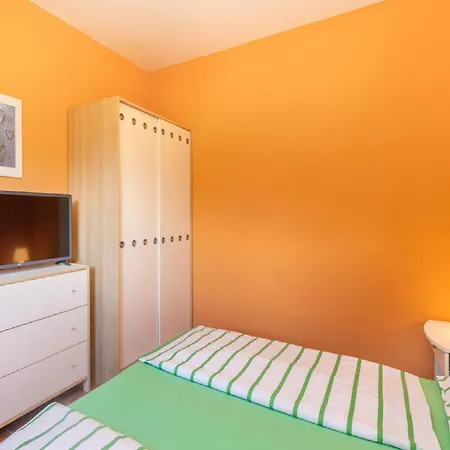 Ilija Njavro - One Bedroom With Balcony דירה *