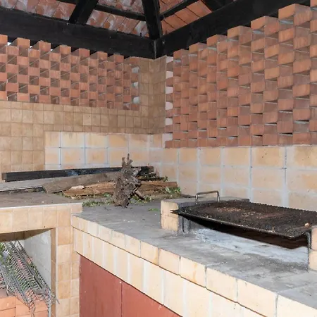 Ilija Njavro - One Bedroom With Balcony דירה