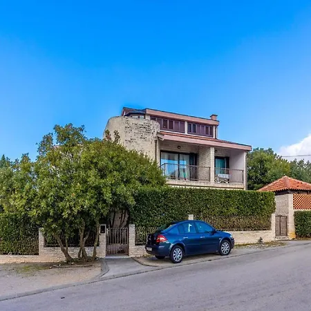 Ilija Njavro - One Bedroom With Balcony דירה *