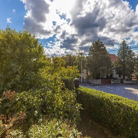 Ilija Njavro - One Bedroom With Balcony *